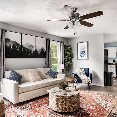 Modern Decor, Hot Tub, Fire Pit & River Access! Luray Bagian luar foto