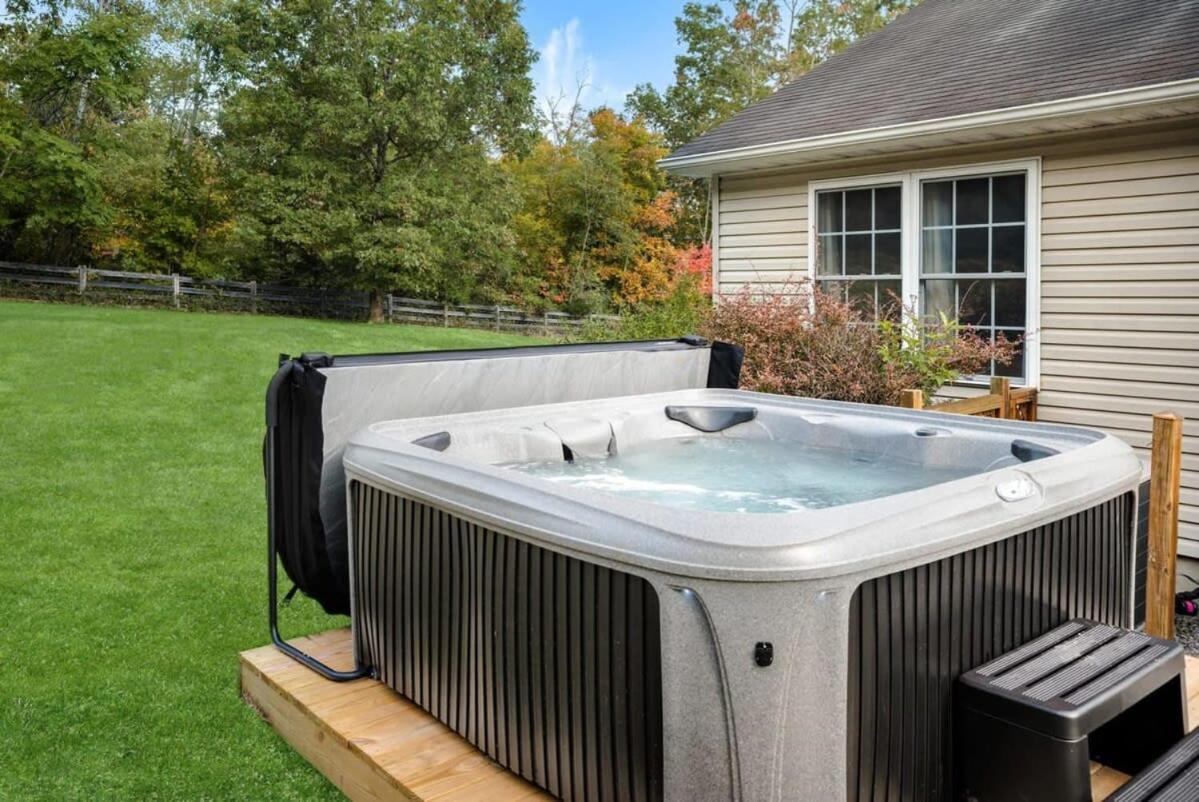 Modern Decor, Hot Tub, Fire Pit & River Access! Luray Bagian luar foto