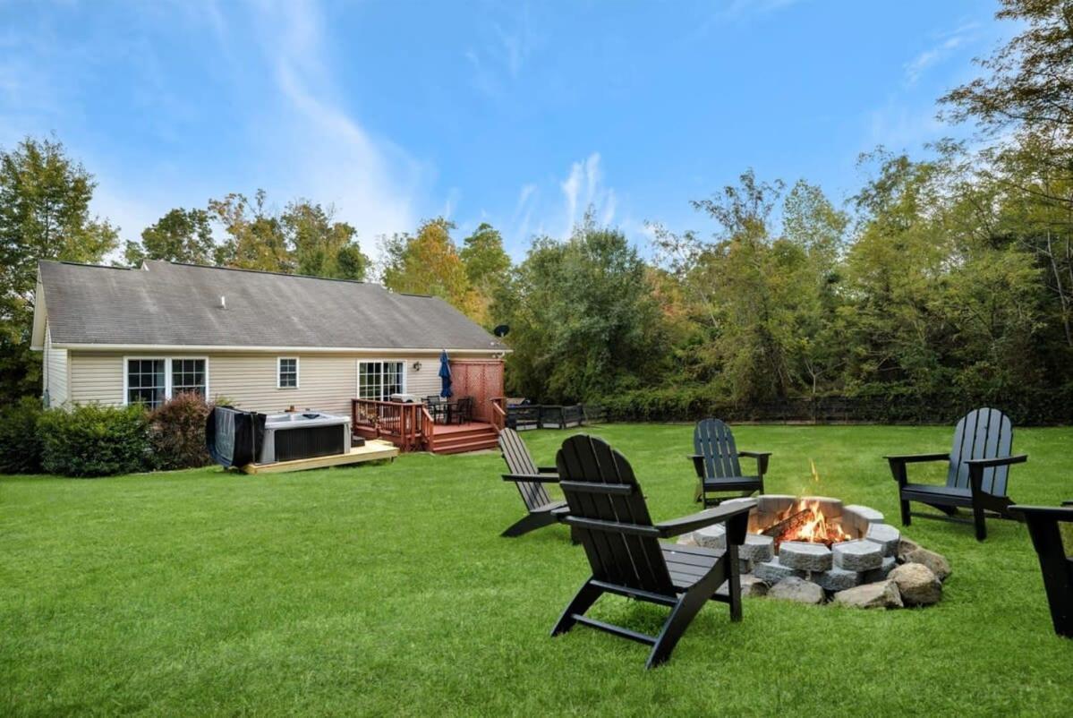 Modern Decor, Hot Tub, Fire Pit & River Access! Luray Bagian luar foto