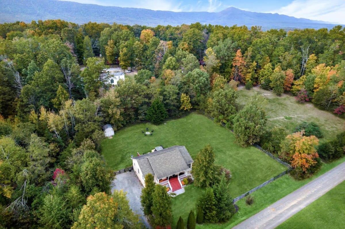 Modern Decor, Hot Tub, Fire Pit & River Access! Luray Bagian luar foto